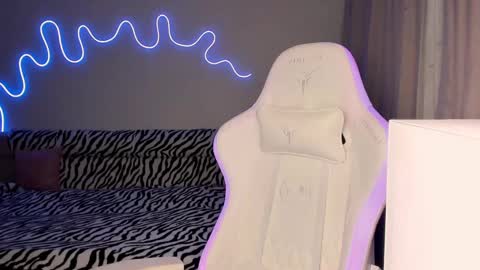 Mina online show from February 10, 3:21 pm