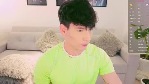   online show from October 5, 9:33 pm