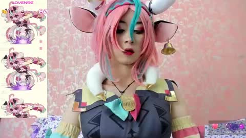 NEZUKO MITSURI online show from October 8, 8:26 pm