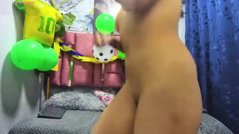 nezukoks online show from June 26, 5:13 am