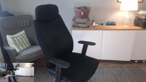 Alia Sparkles online show from February 21, 8:18 am