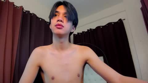 nhicolasklyde online show from October 25, 5:30 am