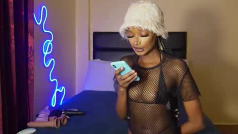 kikiNiaAria online show from March 7, 2:06 pm