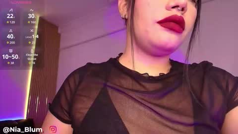 Nia Blum online show from December 19, 3:35 am