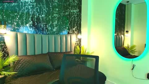 nia_starkx online show from September 12, 4:53 pm