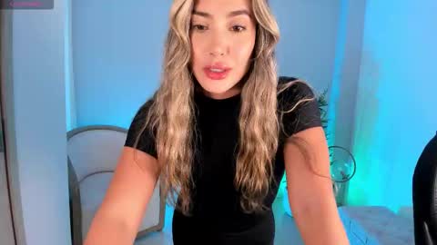 Nia  online show from October 10, 9:41 pm