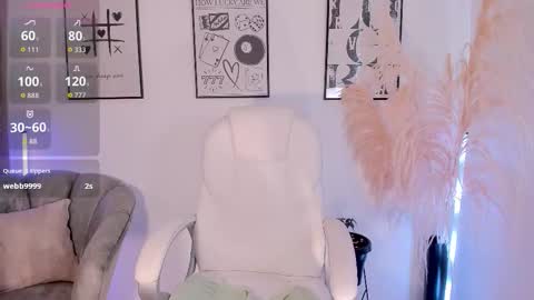 Nia online show from November 12, 3:47 pm