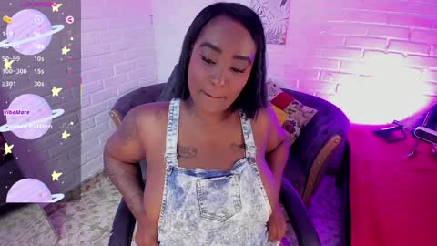 Nia online show from April 8, 8:34 pm