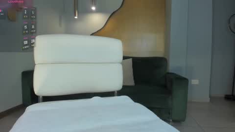 SQUIRTER DOLL    online show from October 11, 6:44 pm