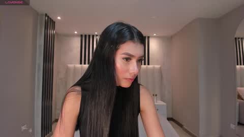 Call me Nia  online show from February 26, 9:09 pm