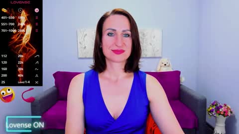 niasmithh online show from October 30, 1:33 pm