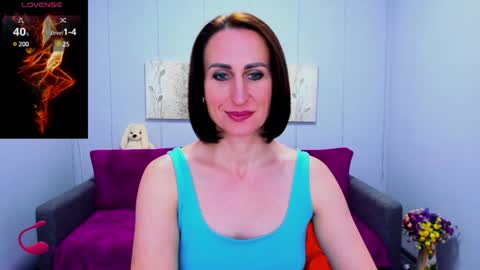 niasmithh online show from December 14, 4:41 pm