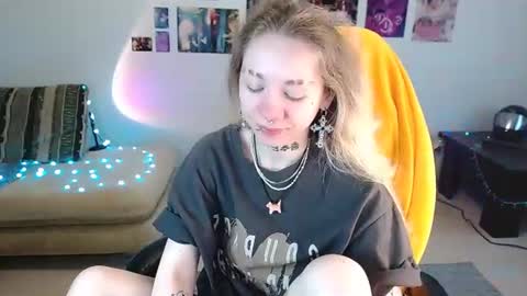 nica_kawaii online show from June 17, 2:33 pm