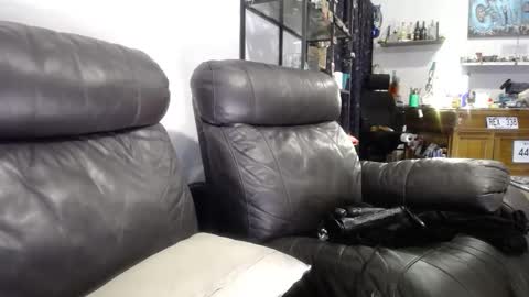 Snapshot of niceasscammo69 chatting on September 15, 1:23 pm niceasscammo69 online show from September 15, 1:23 pm