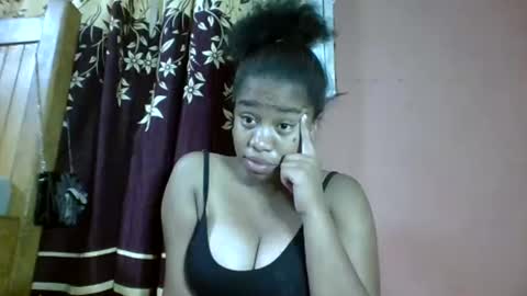 nicelly01 online show from May 2, 9:31 pm