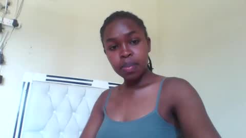 nicemillow online show from December 13, 9:57 am