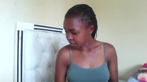 nicemillow online show from December 16, 9:14 am