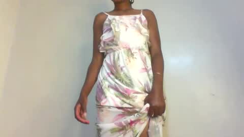 nicemillow online show from December 8, 11:18 pm