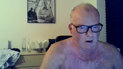Snapshot of nicexxdane chatting on December 2, 1:18 am nicexxdane online show from December 2, 1:18 am