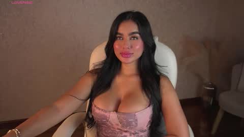 nichole__evans online show from November 15, 2:24 am