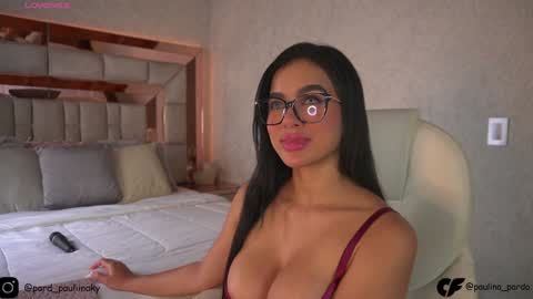 nichole__evans online show from December 6, 7:17 pm