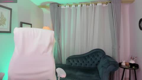 Snapshot of nichole_bree chatting on January 31, 11:56 am Nichole online show from January 31, 11:56 am