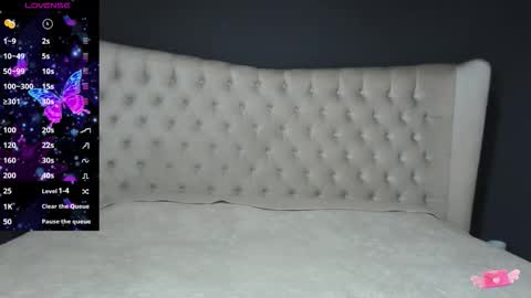 Nichole online show from September 22, 11:14 am