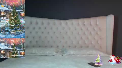Snapshot of nichole_bree chatting on December 28, 11:19 am Nichole online show from December 28, 11:19 am