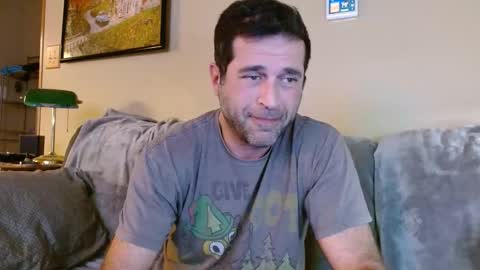 Snapshot of nichous77 chatting on December 5, 12:25 am Nick online show from December 5, 12:25 am