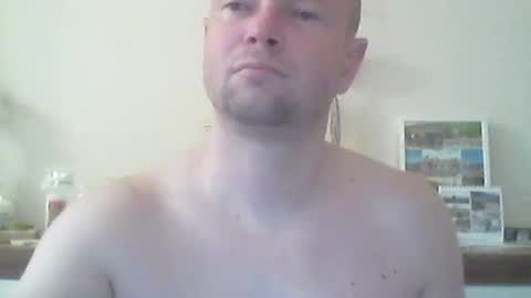 nick1990b online show from April 22, 6:04 pm