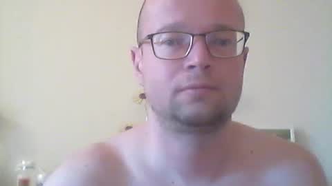 nick1990b online show from April 25, 5:10 pm