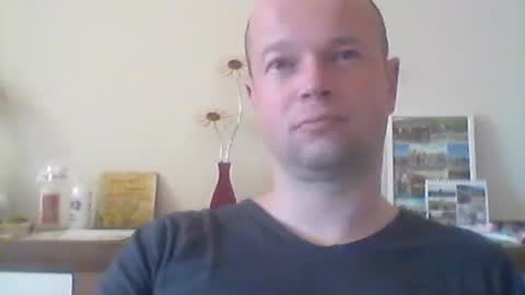 nick1990b online show from April 27, 4:48 pm