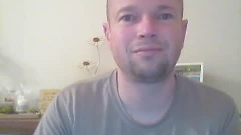 nick1990b online show from October 23, 6:09 pm