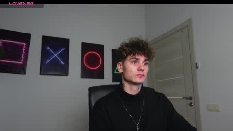 NICK PHILLIP online show from October 26, 2:50 pm