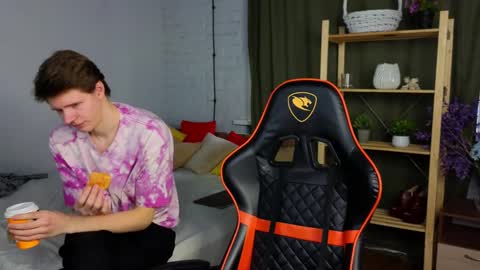Nick online show from December 4, 8:17 am