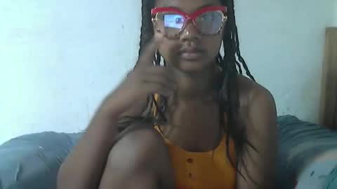 nickiqqyuu online show from May 29, 12:52 am