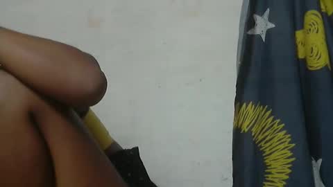 nickiqqyuu online show from May 10, 1:01 am