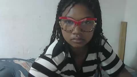 nickiqqyuu online show from May 27, 2:08 am