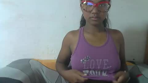 nickiqqyuu online show from June 6, 8:31 am