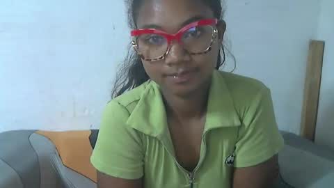 nickiqqyuu online show from June 8, 1:28 am