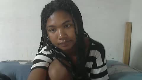 nickiqqyuu online show from May 26, 1:23 am