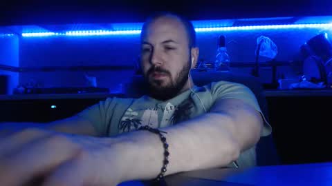 Julian online show from April 2, 11:22 pm