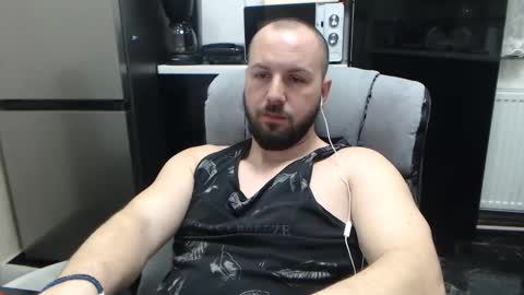 Julian online show from February 4, 10:24 pm