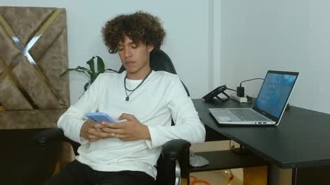 Nickolas Muoz online show from January 30, 1:22 am