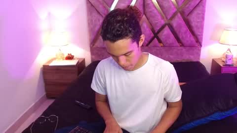 Nickolas Muoz online show from September 11, 3:46 pm