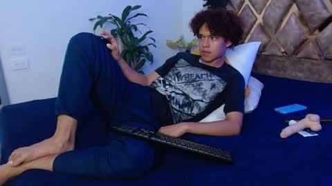 Nickolas Muoz online show from December 30, 11:38 pm