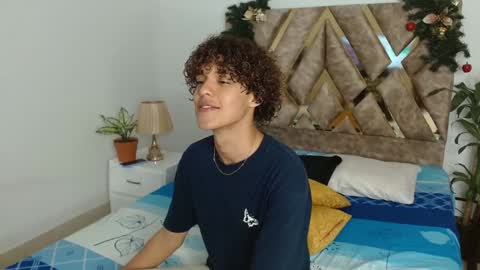 Nickolas Muoz online show from December 15, 10:26 pm