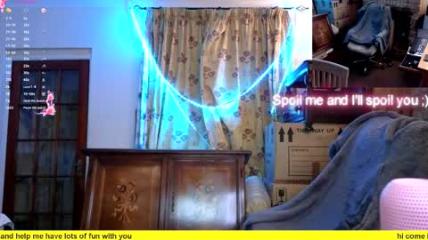 Snapshot of nicktu52 chatting on February 28, 12:21 am nicktuuk online show from February 28, 12:21 am