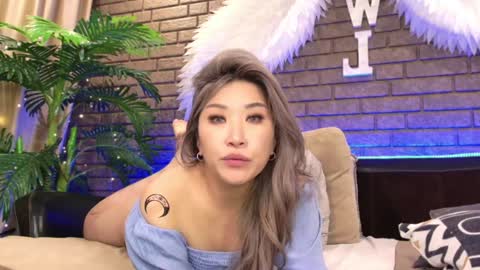 Snapshot of nicky_owl chatting on February 5, 7:53 pm Today is my 41st birthday And in 2 hours Im waiting for you on the stream Stock up on tokens and a good mood Nicky online show from February 5, 7:53 pm