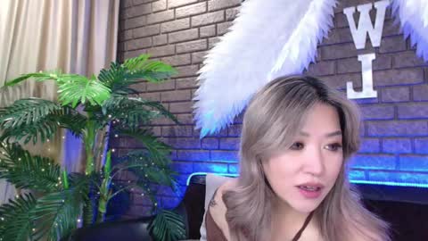 Snapshot of nicky_owl chatting on March 1, 9:07 am Today is my 41st birthday And in 2 hours Im waiting for you on the stream Stock up on tokens and a good mood Nicky online show from March 1, 9:07 am